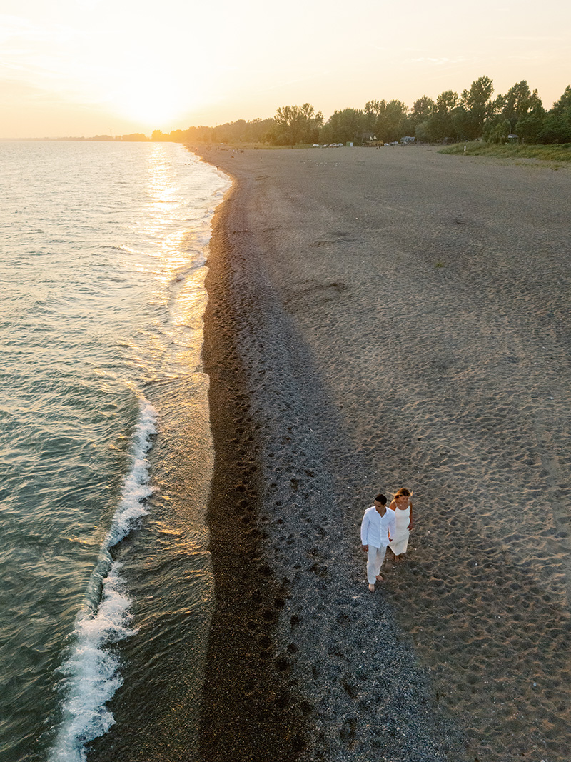 Erieau Beach Engagement Sessioin